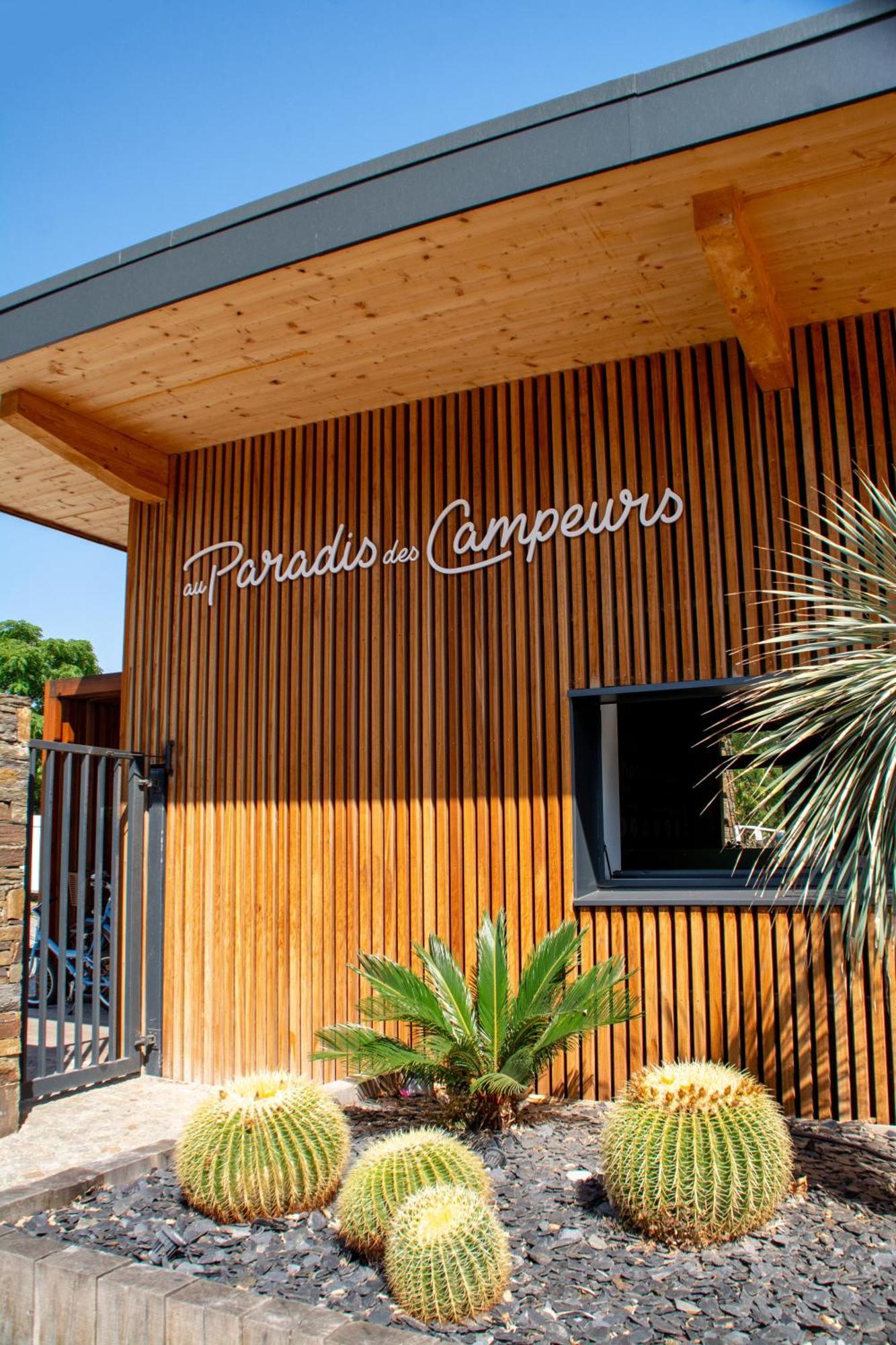 Au Paradis Des Campeurs 雷以桑布尔 外观 照片
